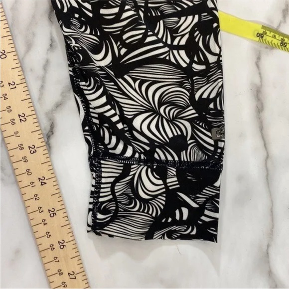 Burton Dry Ride 2 PC Leggings Top Girls Medium Black Abstract Snow Baselayer - Picture 5 of 7